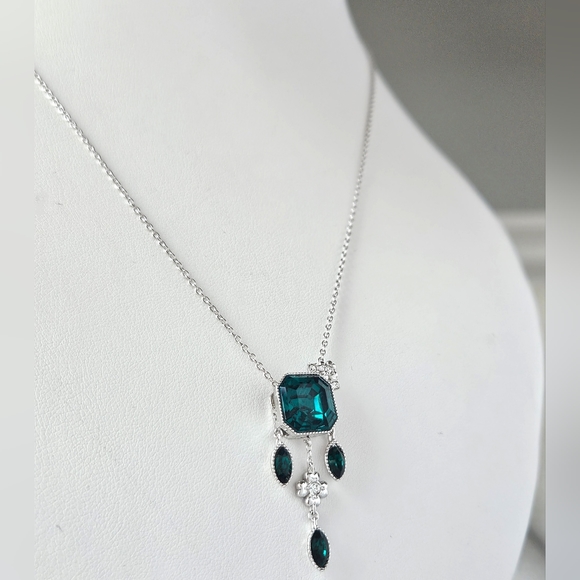 Swarovski Crystal Green Emerald Necklace, 925 Sterling Silver - Picture 5 of 5